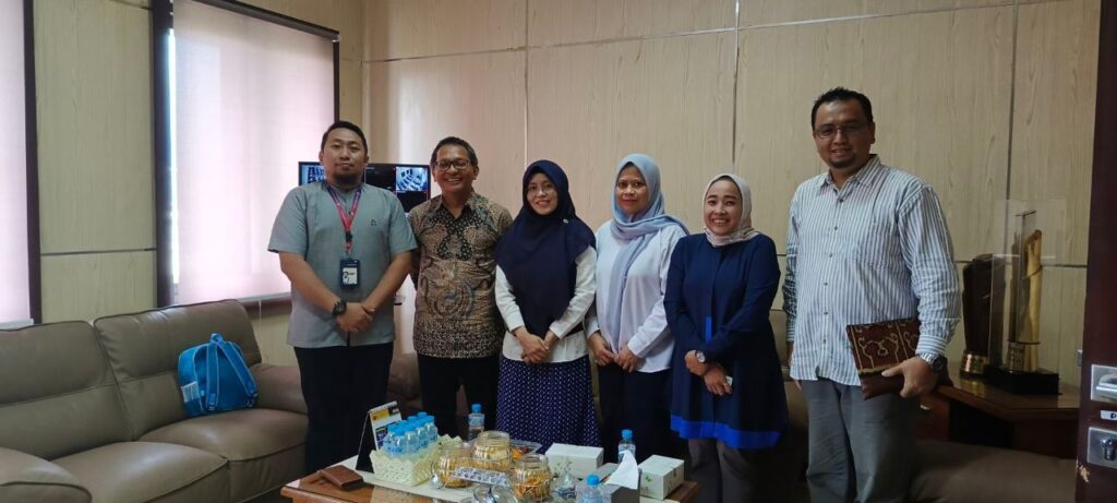 Buatkan artikel untuk judul audiensi program B One Corp bersama  Fakultas Vokasi UNAIR Surabaya untuk Program, Intel SFI Training & Sertifikasi Internasional